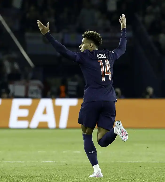 Doué fue autor del primer gol de PSG.
