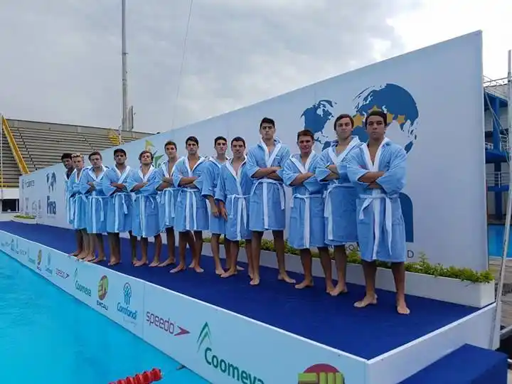 Salas por el bronce y Navarro 12º en Aguas Abiertas