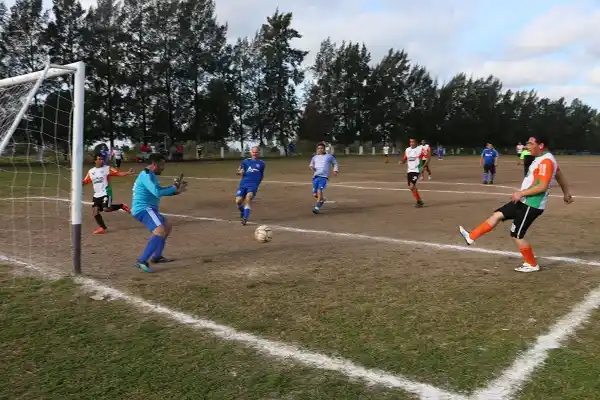 AFAG: Deportivo Molinari goleó en Veteranos y se puso a tiro