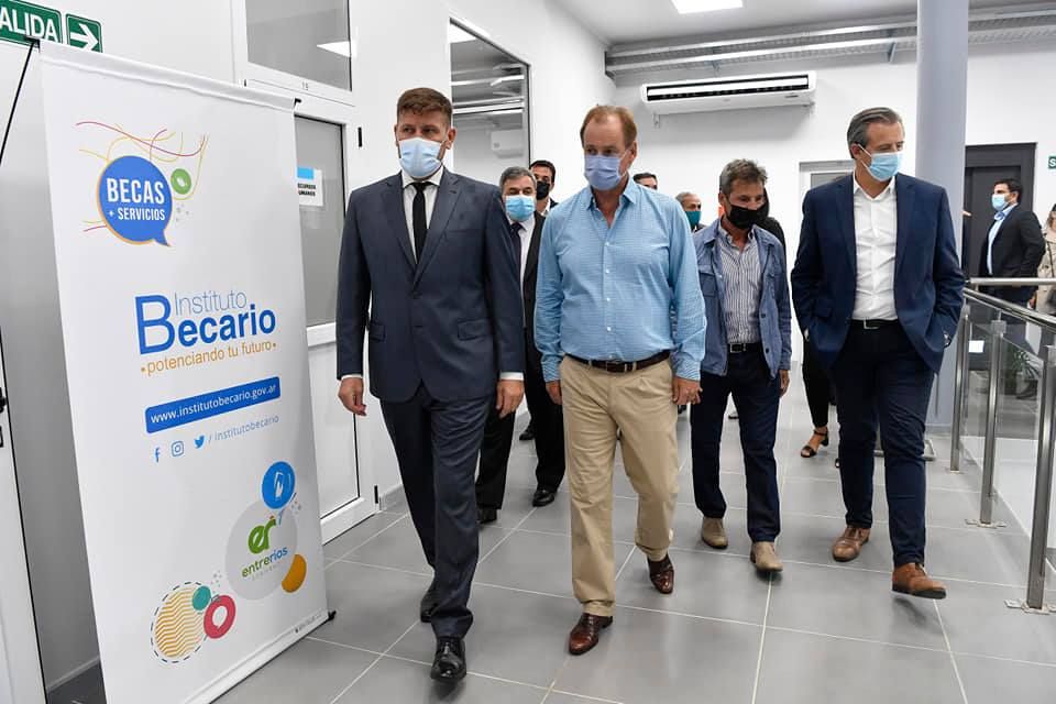 Bordet anunció un aumento del 33% en las becas secundarias