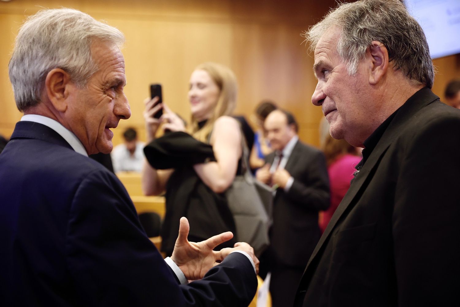 El jefe de Gabinete comunal, Julio Elichiribehety, participó del encuentro que se realizó este lunes en la Universidad Austral y que encabezó el presidente de la Fundación PAD, Andrés Ibarra.