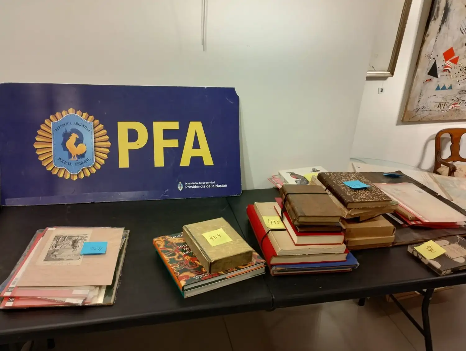Según informaron fuentes oficiales, los documentos presentaban características como tipografía, sellos y datación.
