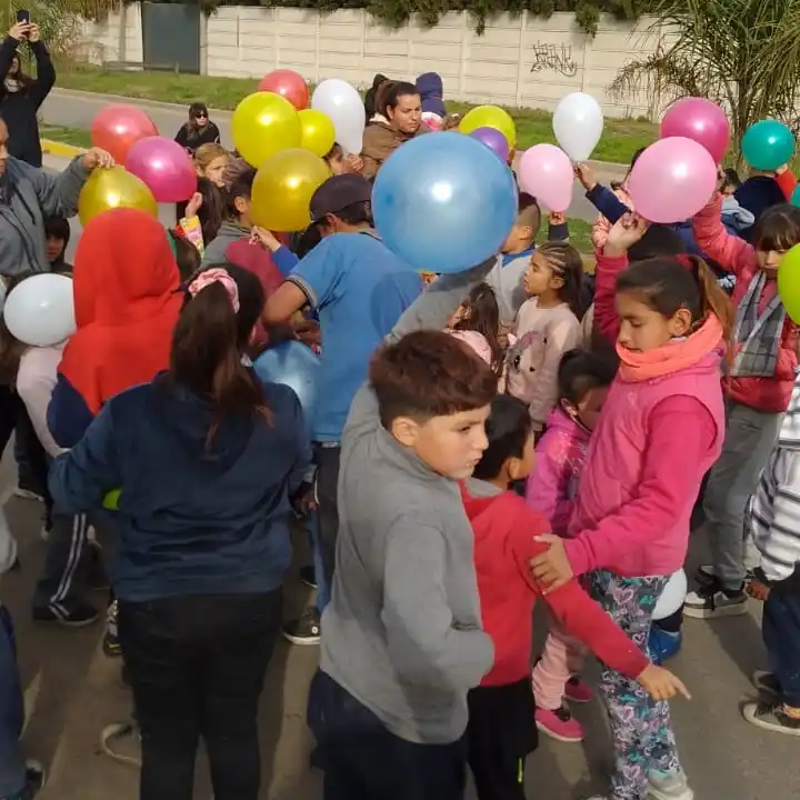 Unos 80 niños celebraron su día en el barrio El Ombú.