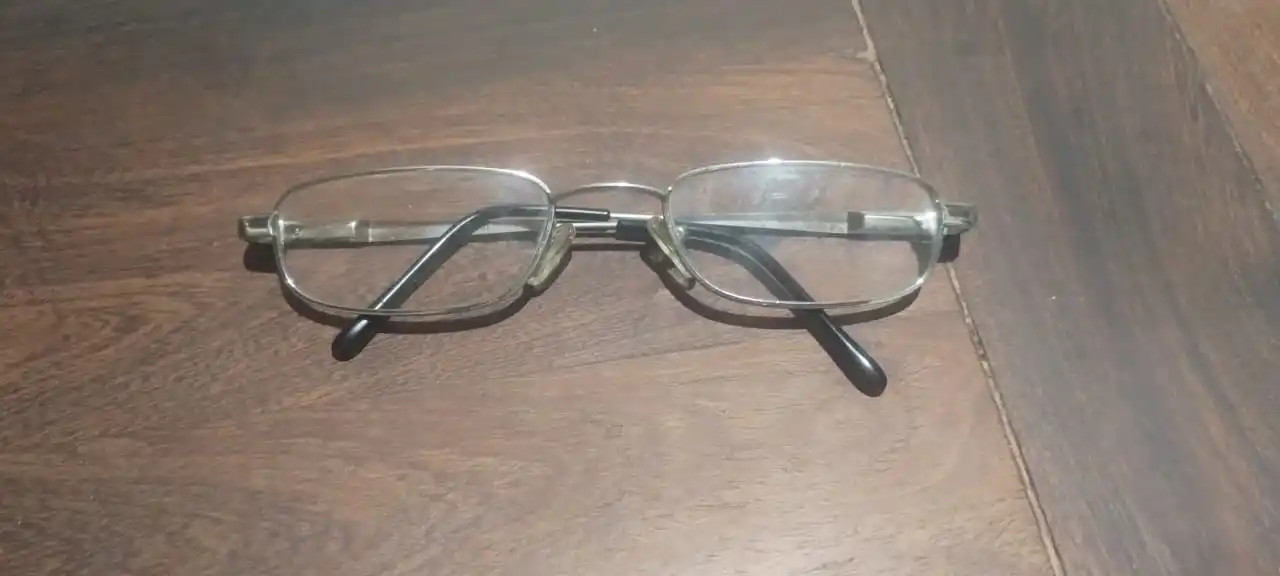 Lentes encontrados en calle Boulevard Moreno