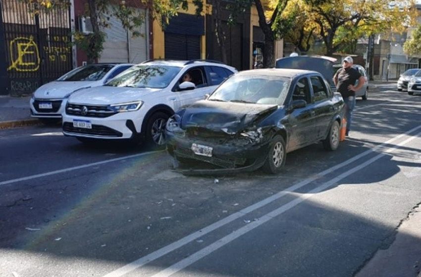 Siniestro vial en Avellaneda y Cándido Cárballo: tres vehículos involucrados