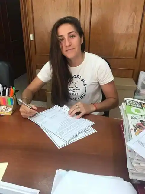Romina Núñez firmó su contrato con UAI Urquiza