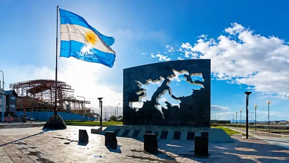 El 10 de junio se celebra el Día de la Afirmación de los Derechos Argentinos sobre las Islas Malvinas.