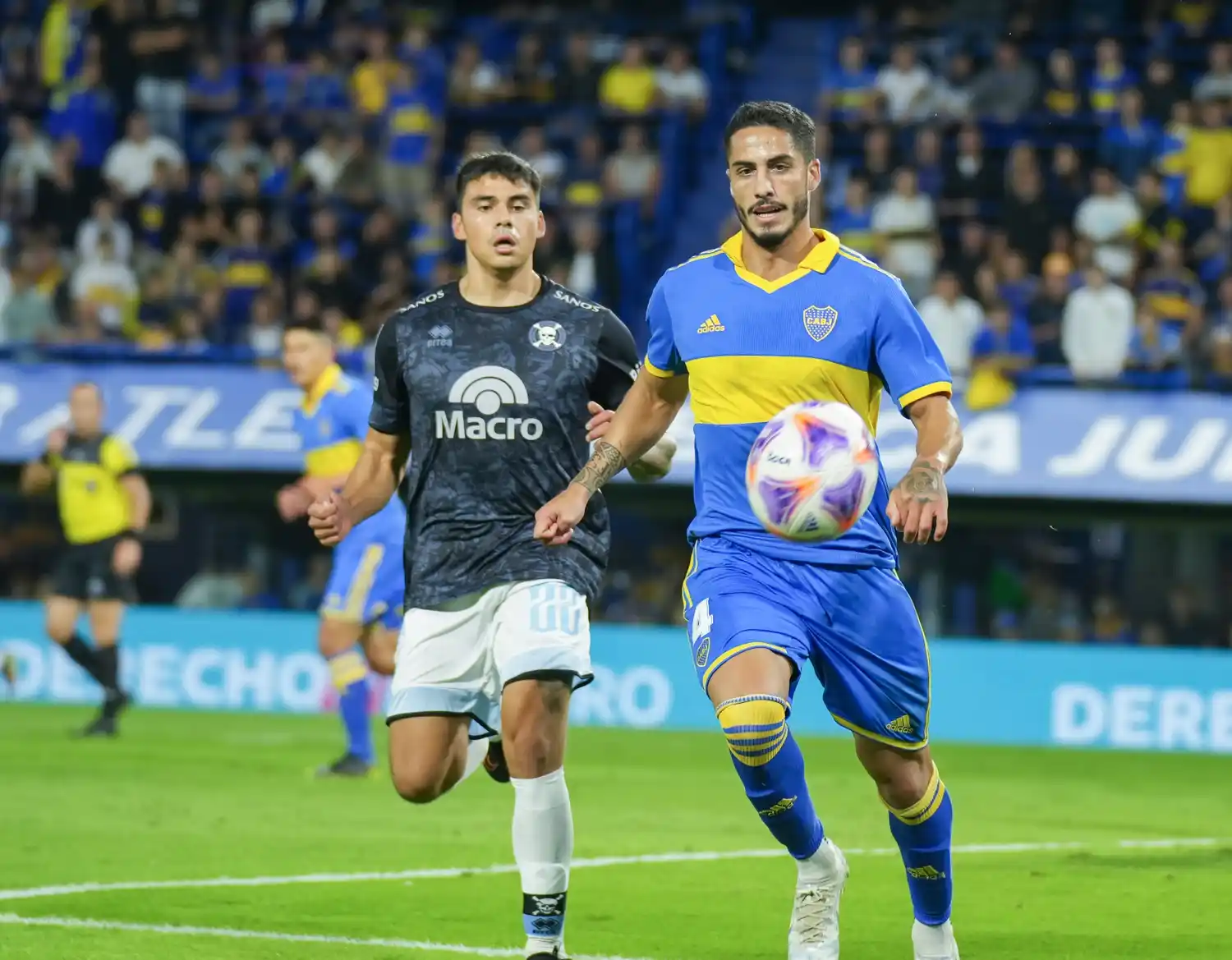 Figal es uno de los defensores de Boca.