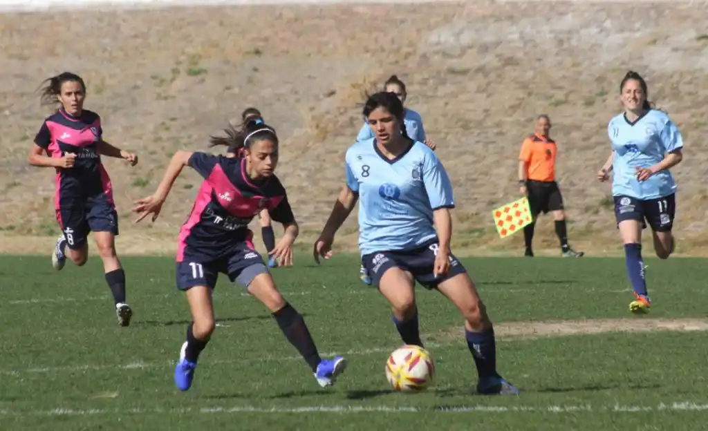El seleccionado femenino va por el título ante Olavarría