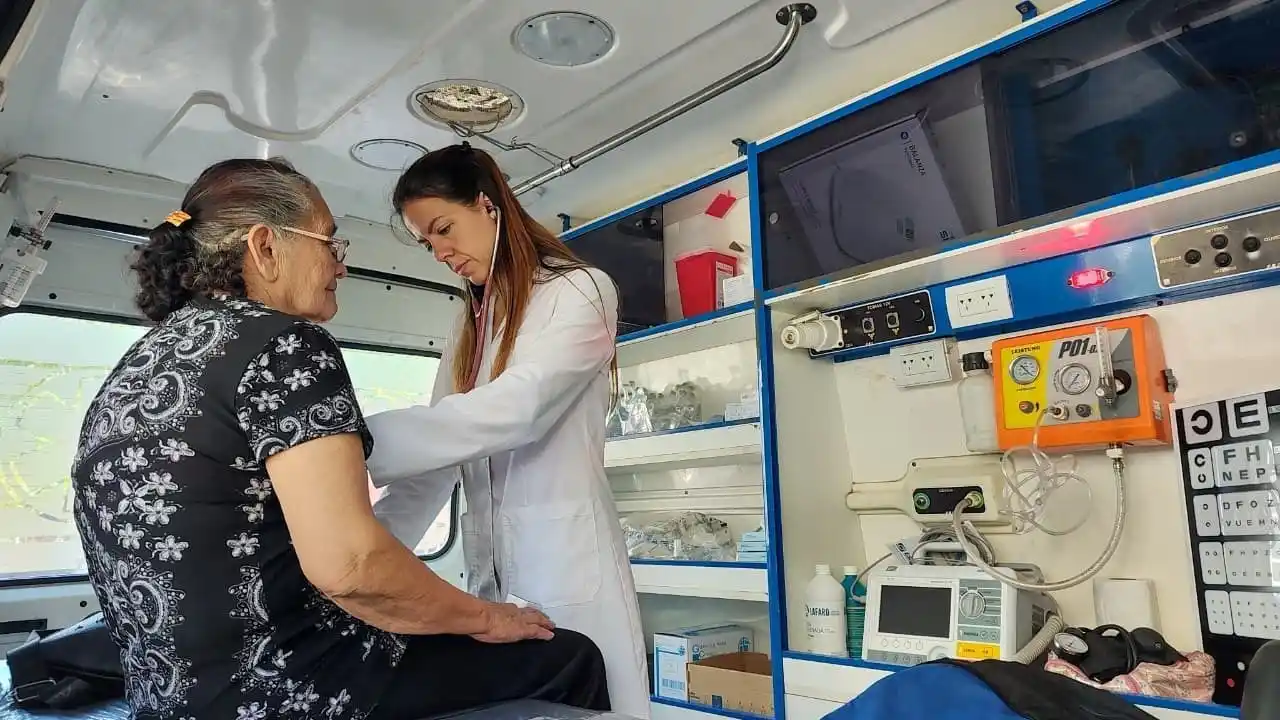 Salud y servicios a las vías: el Tren Sanitario llega a Chascomús con atención gratuita y trámites en el día