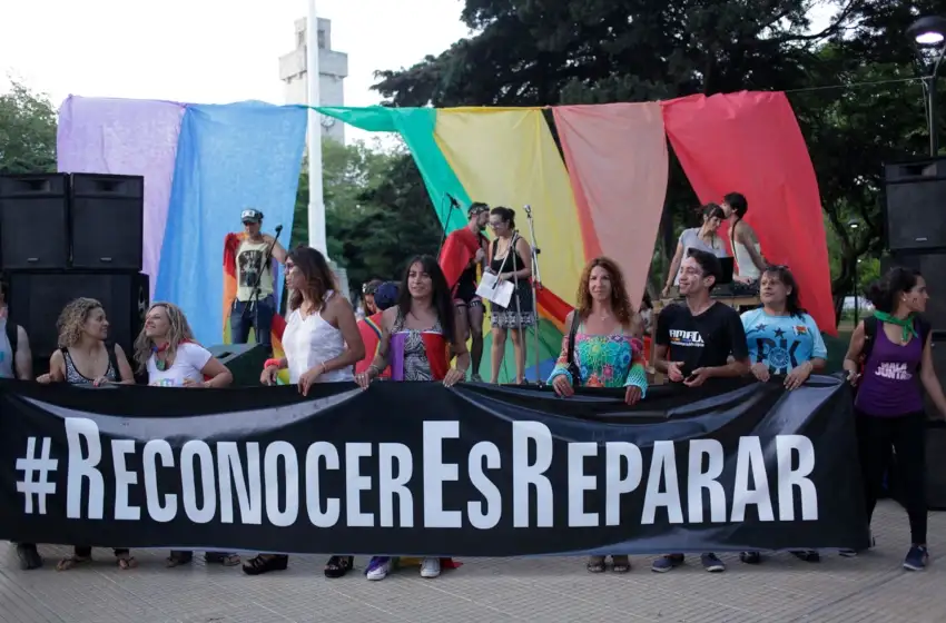 Descubrimiento de placa en homenaje a los 15 años de la Marcha del Orgullo LGBTIQ+