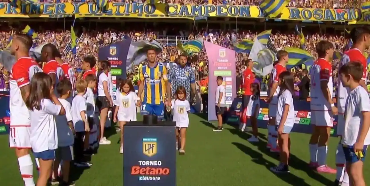 El gesto de espaldas en el pasillo del campeón desató una ola de críticas dirigenciales