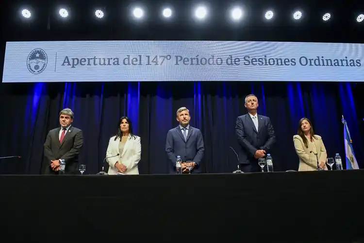 Alicia Aluani respaldó el mensaje de Rogelio Frigerio en la apertura de sesiones