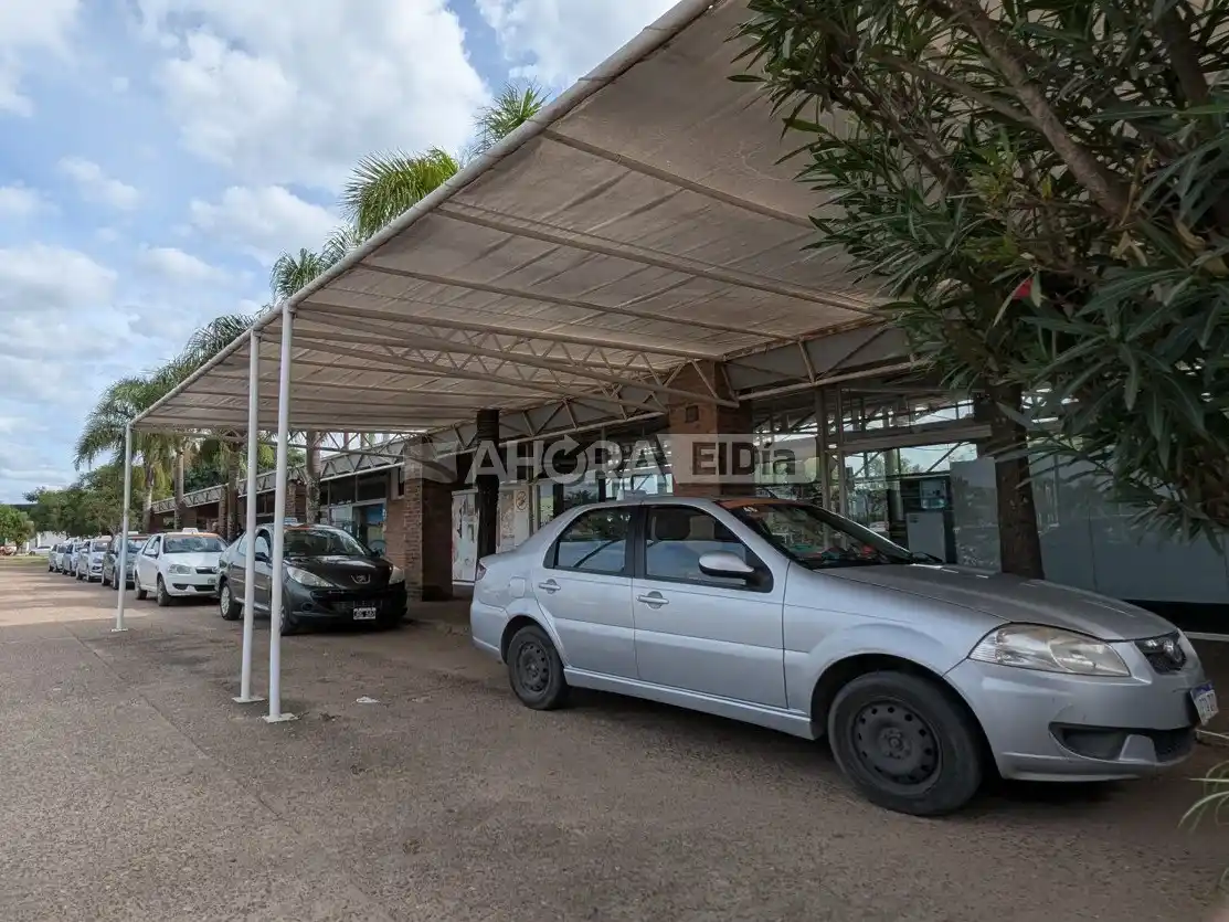 Tarifas congeladas, costos en alza y menos viajes: el combo que ahoga a los remiseros