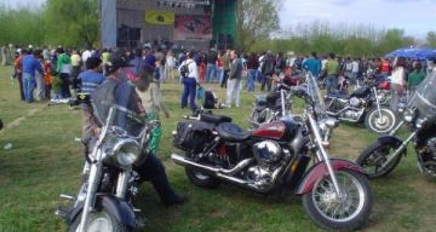 1.500 motos en el encuentro en ACTUR