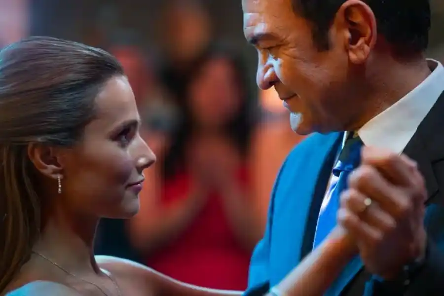 Valentina Zenere y César Bordón como Nahir Galarza y su padre en el film