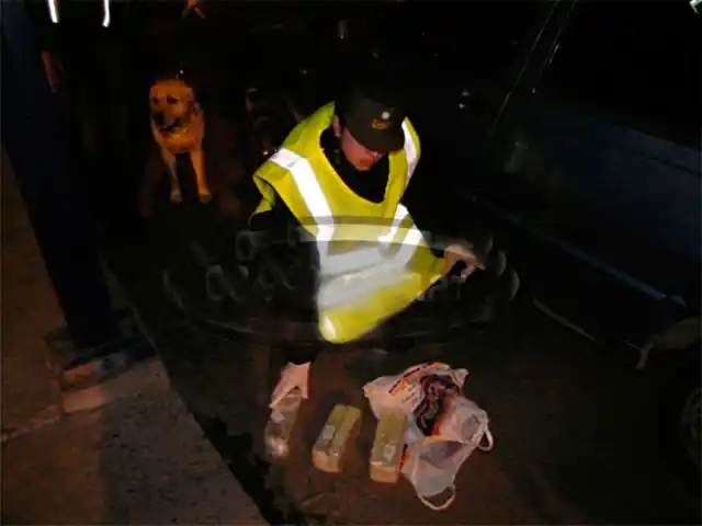 Gendarmería secuestró más de tres kilos de droga que eran transportados en auto