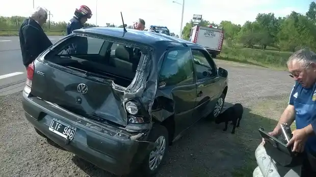 Un camión chocó un auto que viajaba delante en Ruta 12