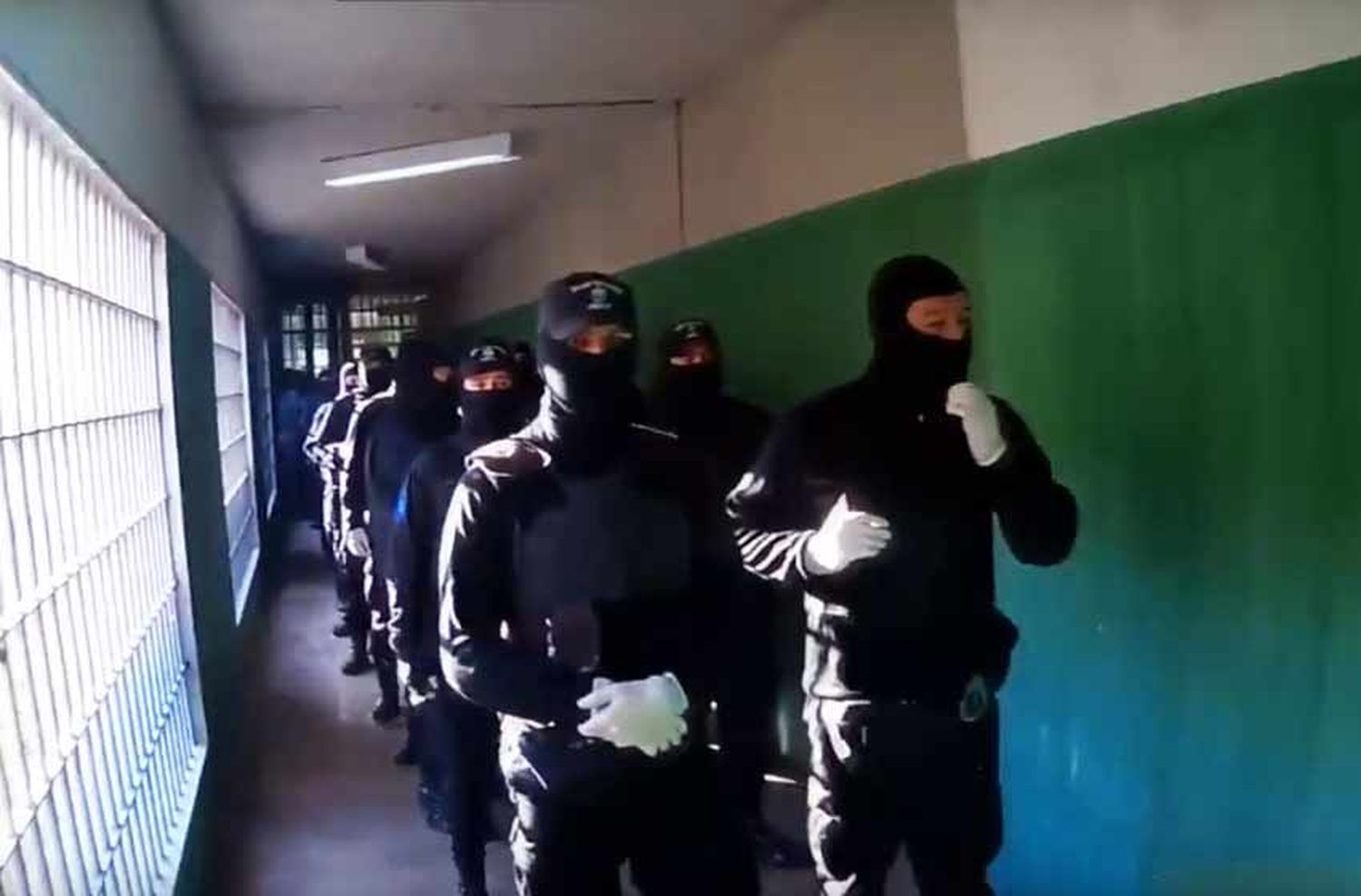 Impactante video de la requisa en la cárcel de Piñero