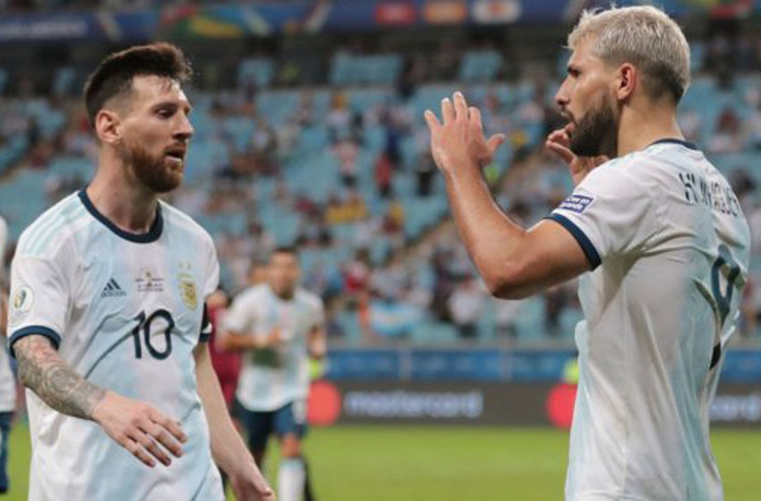 Messi y Agüero, los únicos dos argentinos entre los 55 más votados para el 11 ideal FIFA