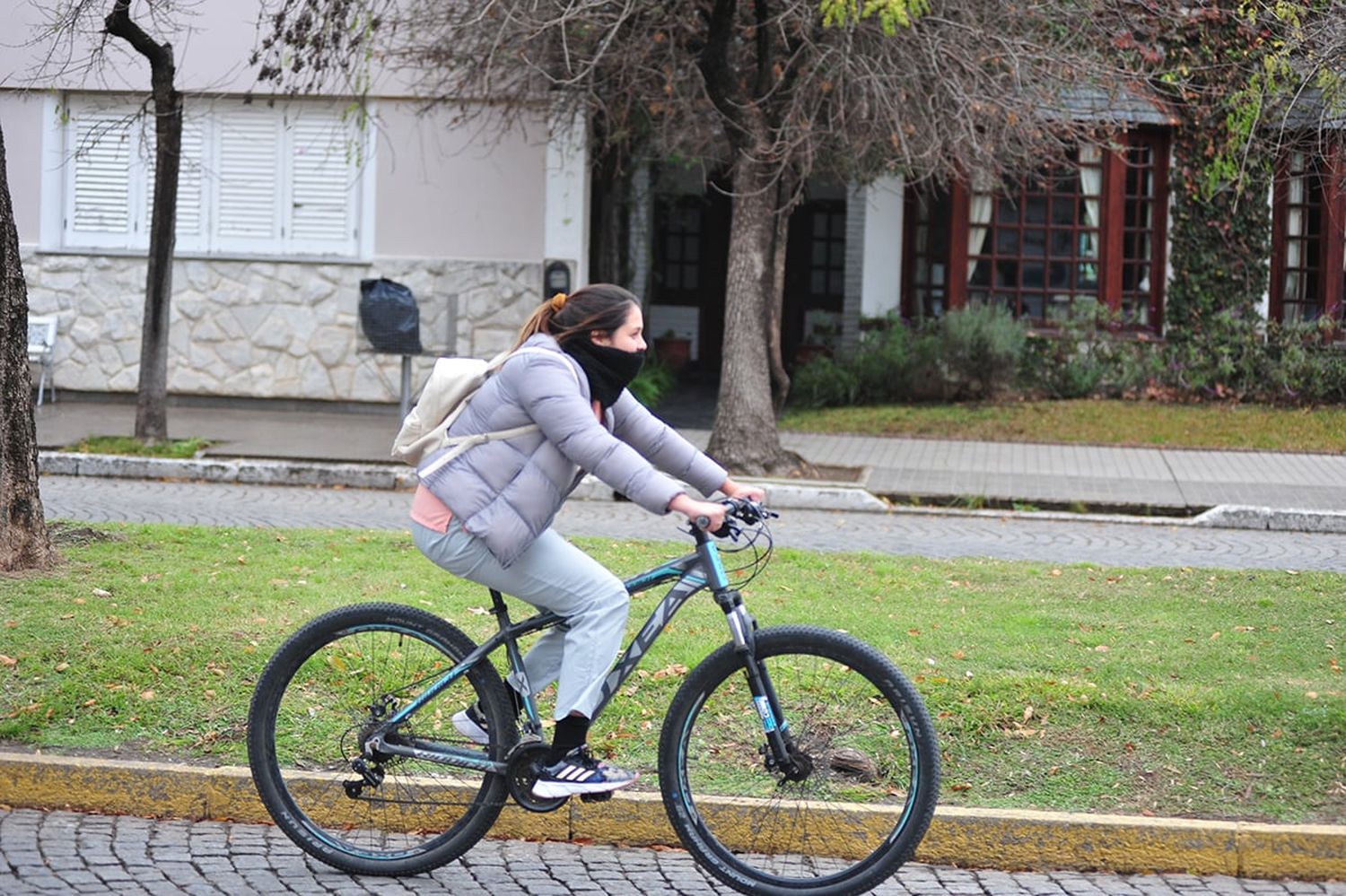 La temperatura máxima será de 16°C este lunes.