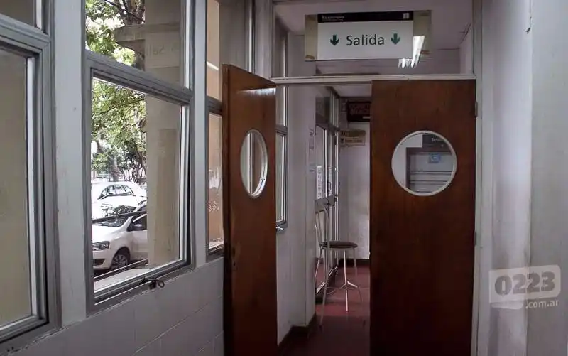 Murió su hija y golpeó a médicos del Hospital Materno Infantil marplatense