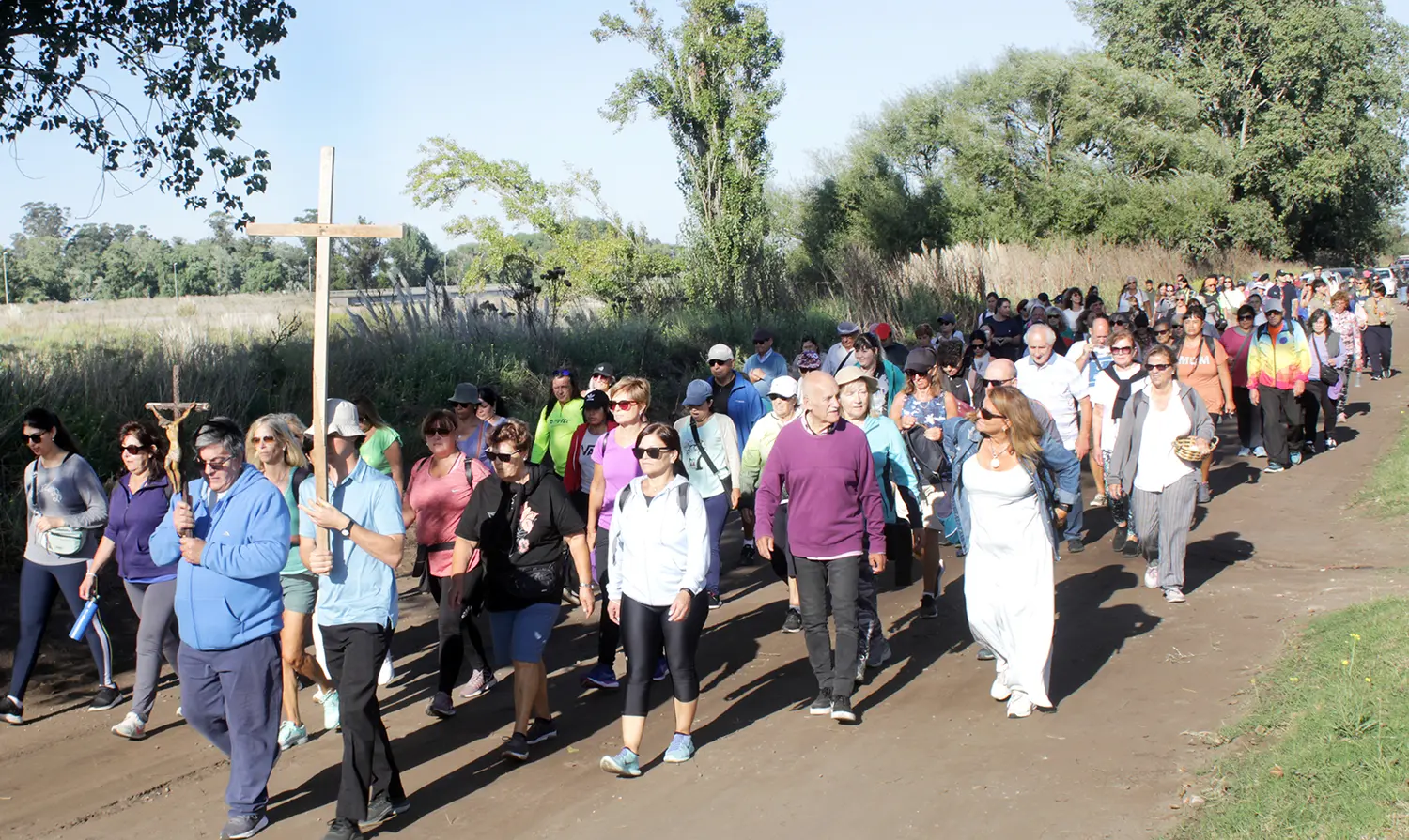 Vía Crucis. Se realiza todos los años por la ribera del río Quequén