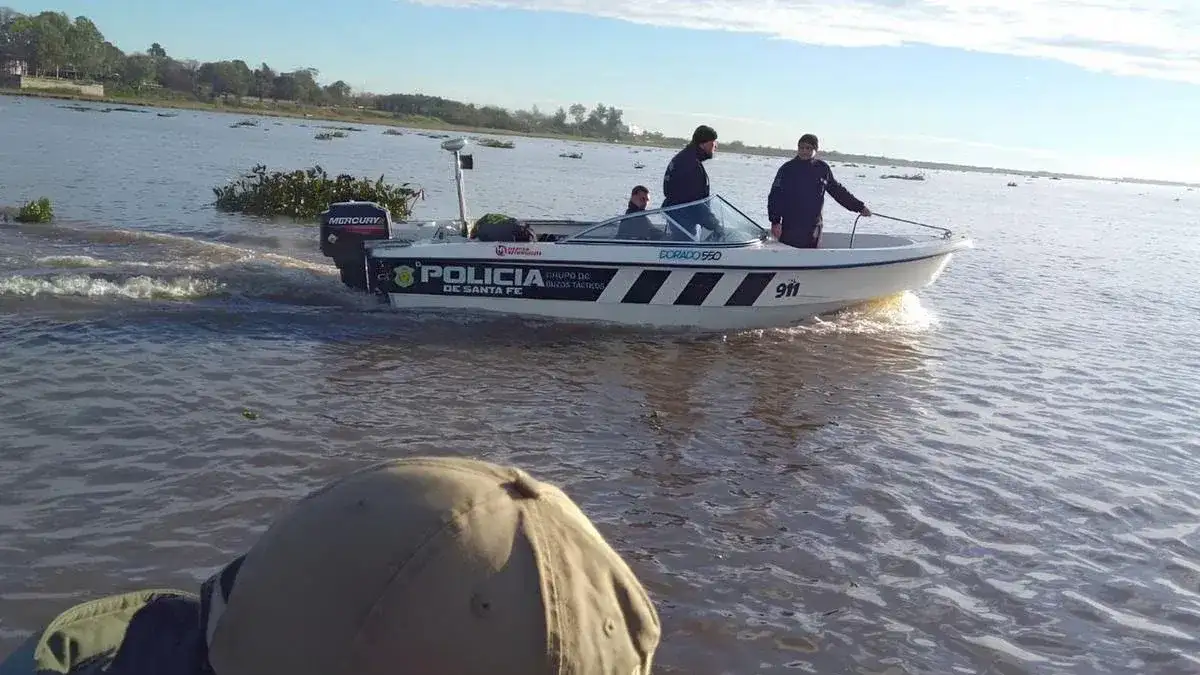 Hallaron un cuerpo en el riacho Santa Fe e investigan si es el kitesurfista desaparecido
