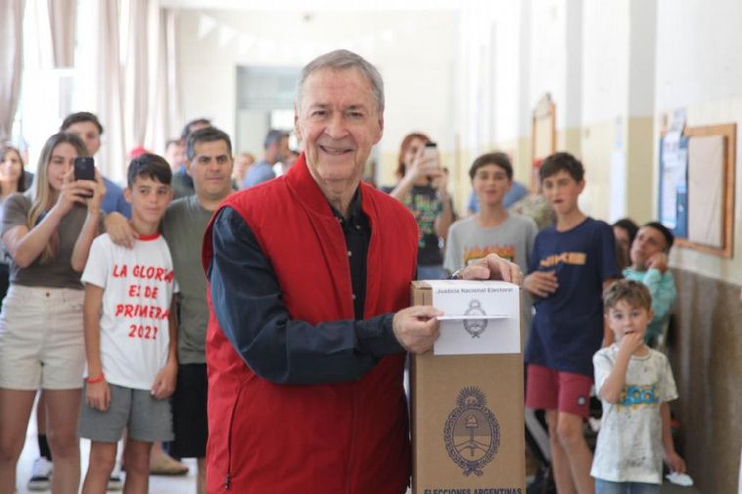 Juan Schiaretti: "El mejor homenaje a 40 años de democracia es ir a votar masivamente"