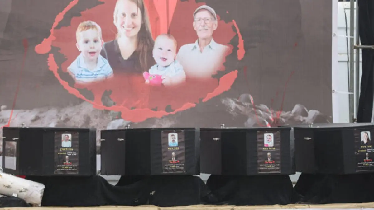 HAMÁS entrega CADÁVERES de 4 rehenes israelíes: entre ellos los de 2 niños