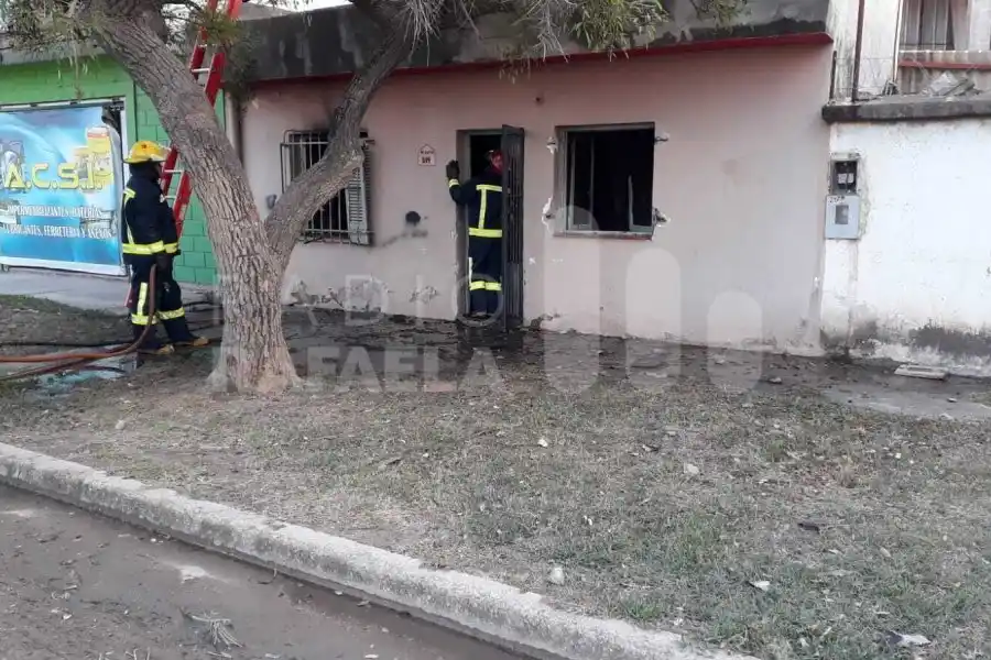 Grave accidente: una explosión en una vivienda causó la muerte de un hombre mayor de edad