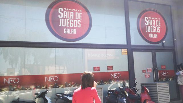 Asaltaron una sala de juego en Paraná: los ladrones quedaron filmados