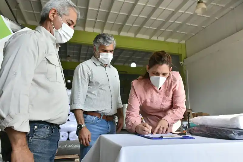 Desde el FONTEX se entregaron sábanas, mantas y toallas al Ministerio de la Comunidad