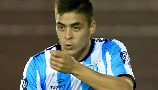 Brian Fernández llegó tarde y Cocca lo bajó de la pretemporada