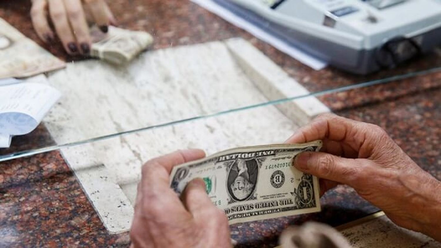 ¡ASÍ O MÁS CRUDO! Venezuela recibe más ingresos por remesas que por exportaciones de petróleo
