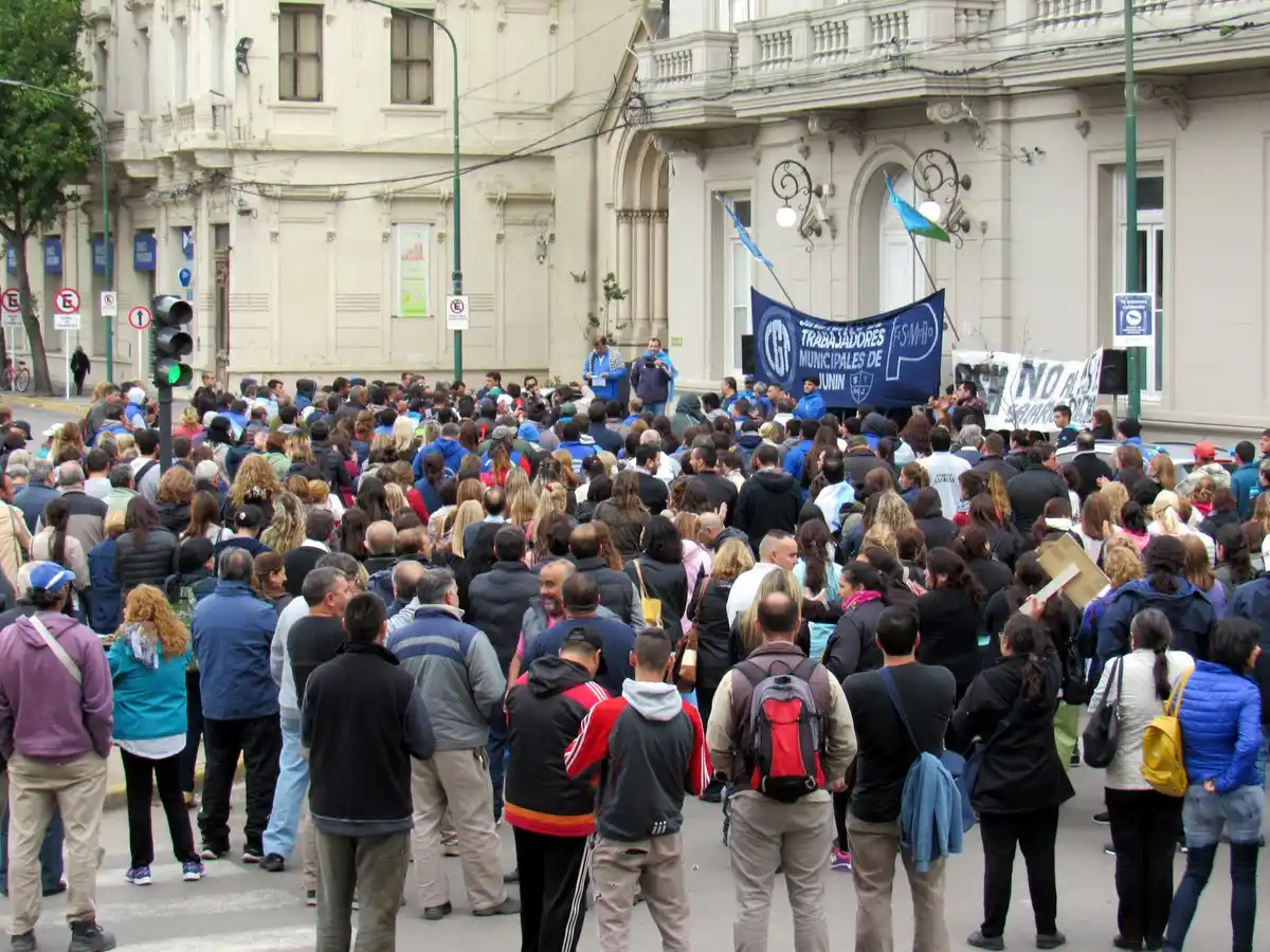 Junín: Nuevo paro con movilización de los trabajadores municipales