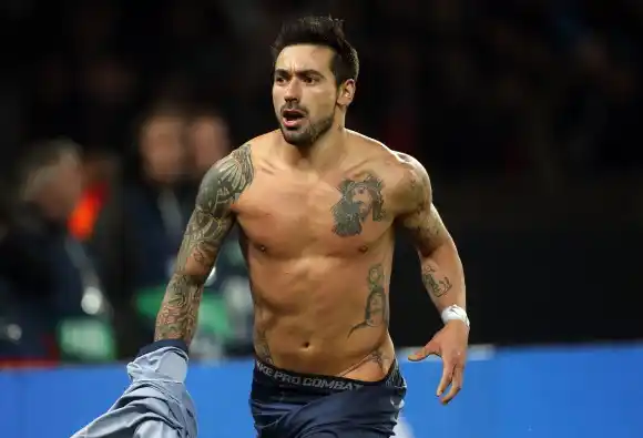 Mueren por él: El Pocho Lavezzi es furor en las redes sociales
