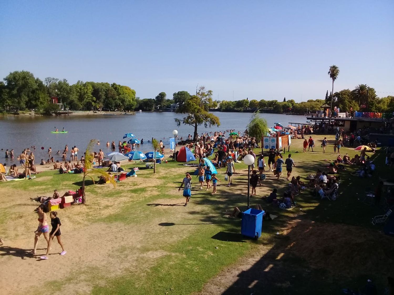 La ciudad vive un fin de semana largo  con menos turistas que el año pasado