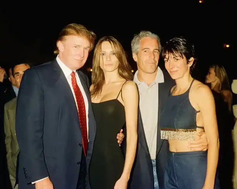 Trump ha sido claro en que conocía a Epstein, pero dice que cortó relaciones con él a principios de los 2000, acusándolo de ser un "canalla".