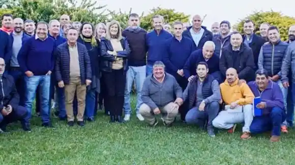 Cumbre de Intendentes apoyó las candidaturas de Bahl y Michel