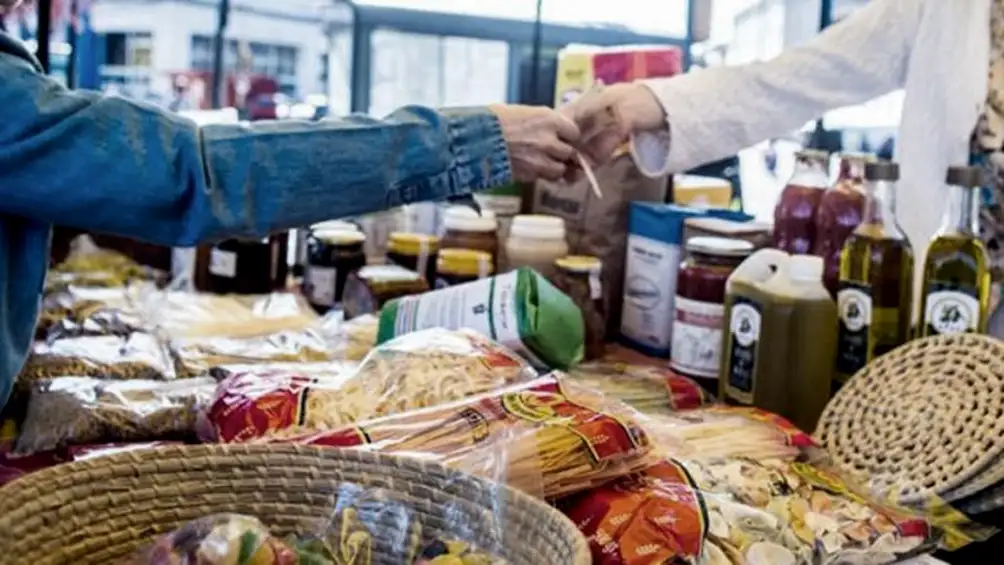 La economía popular tendrá una cámara propia para insertarse en el mercado