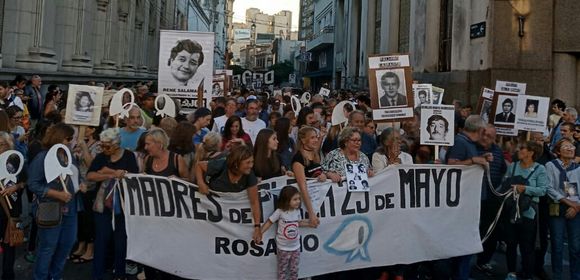 Día de la Memoria en Rosario: nueva marcha desde la plaza San Martín y acto en el Monumento