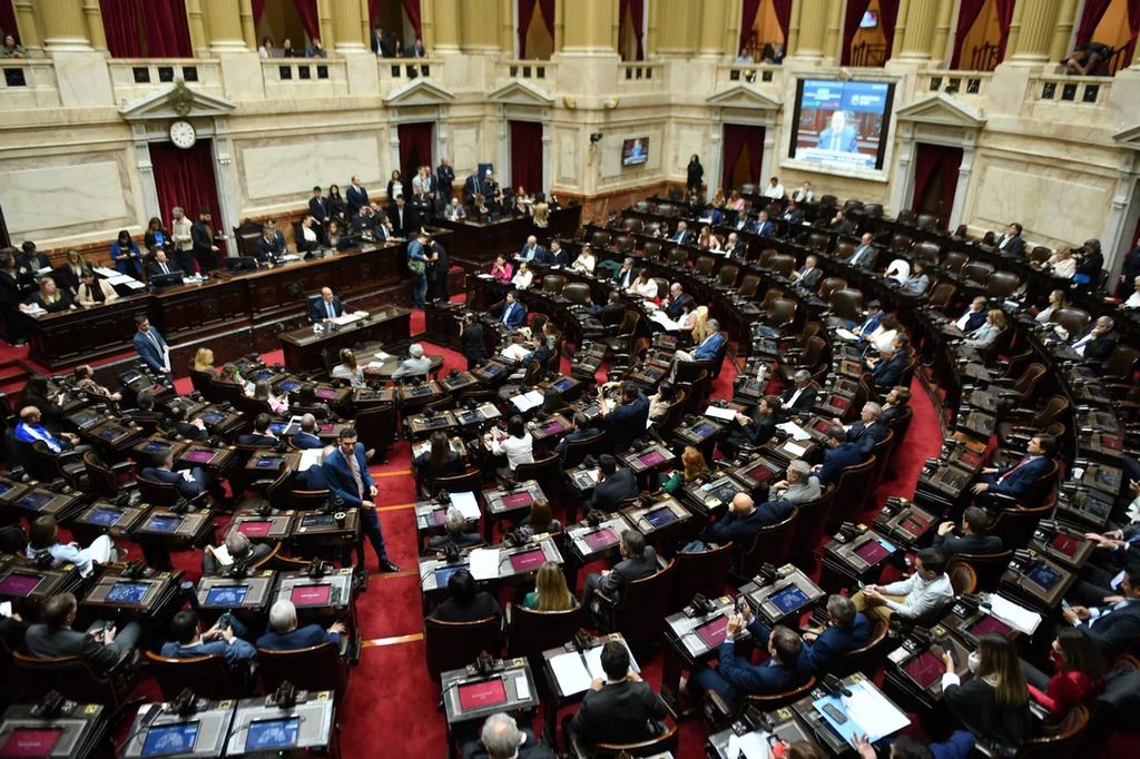 El jefe de Gabinete, Guillermo Francos, defendió la política económica en la Cámara de Diputados