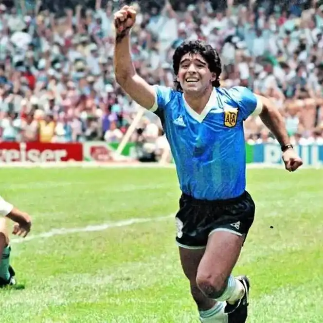 Diego Maradona luego de uno de los goles a Inglaterra en el Mundial de 1986
