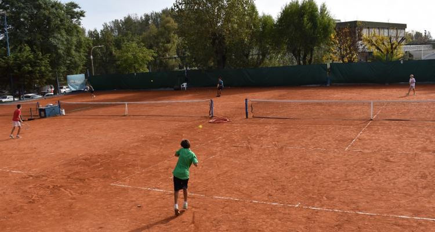 Dos denuncias de intento de abordaje de niños en el Club Náutico