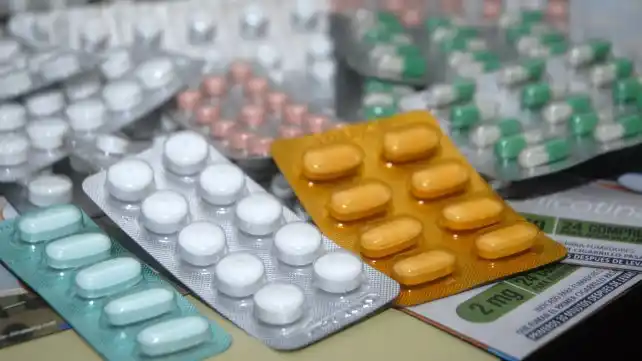 Relevan los hábitos de consumo de medicamentos en el país
