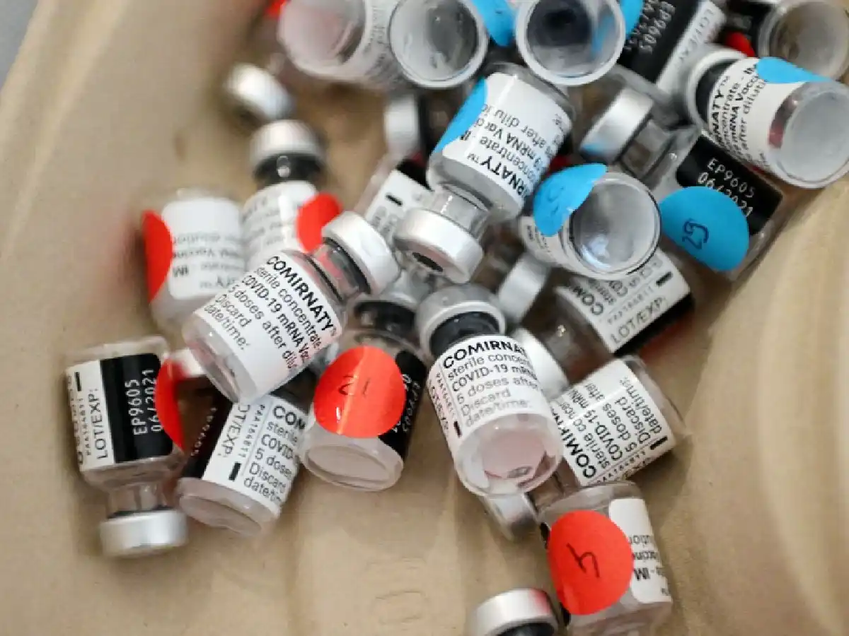 Los países que rehúsan liberar patentes de vacunas se unen en una contrapropuesta