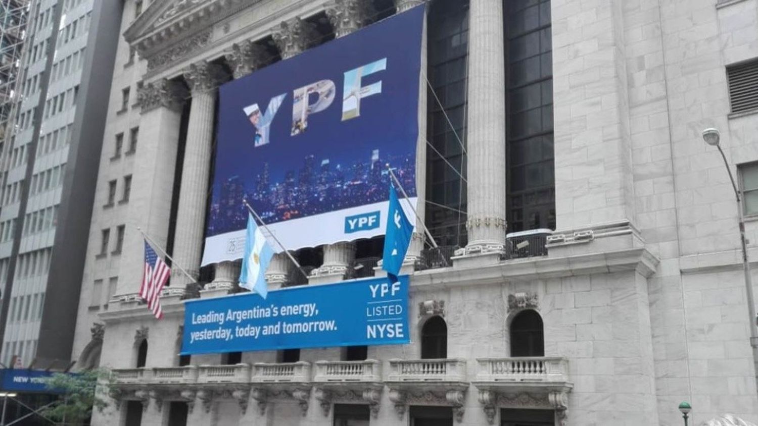 Optimismo en la economía mundial: Las acciones de YPF trepan un 11% y subió el Merval