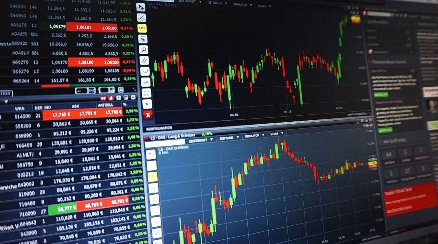 Acciones, Riesgo País y Dólar Blue: El impacto económico del resultado electoral
