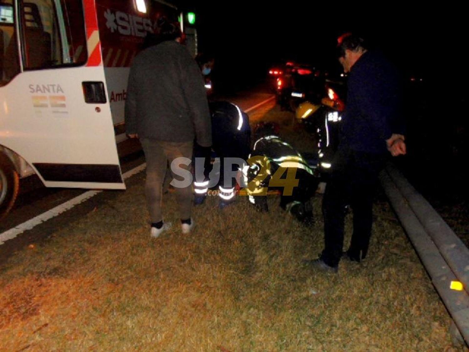 Accidente en ruta 33 entre motociclista de San Eduardo y una camioneta